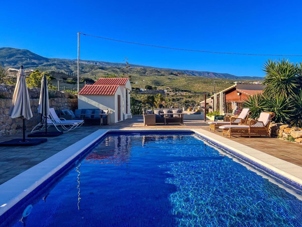 Exquisite Rural House With Garden, Pool And Sea Views Villa Arico Viejo Buitenkant foto