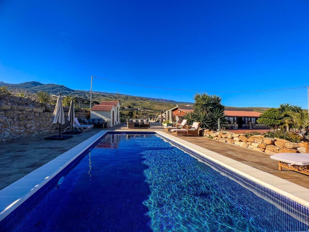Exquisite Rural House With Garden, Pool And Sea Views Villa Arico Viejo Buitenkant foto
