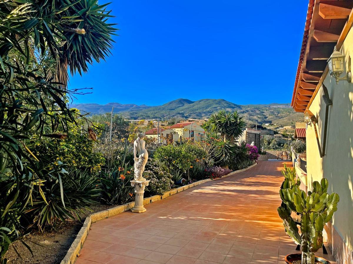 Exquisite Rural House With Garden, Pool And Sea Views Villa Arico Viejo Buitenkant foto